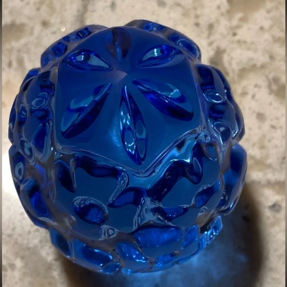 VINTAGE~INDIGO BLUE~GLASS EGG~PAPERWEIGHT~NO CHIPS OR CRACKS~2” x 3 1/4” T~G12